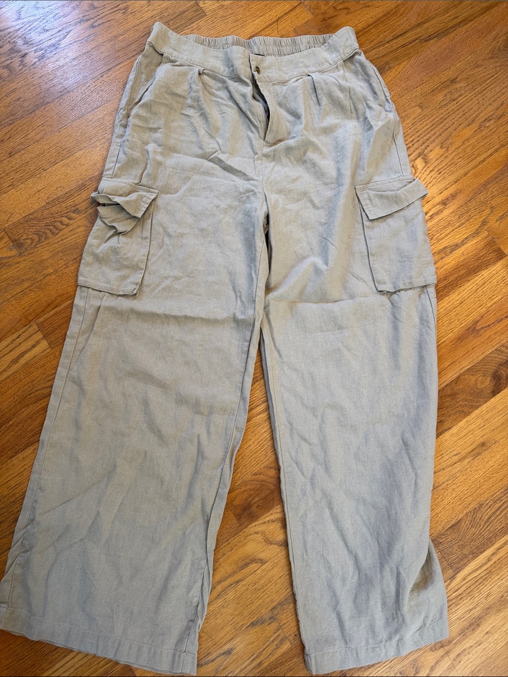 Women’s Casual Cargo Pants in tan
